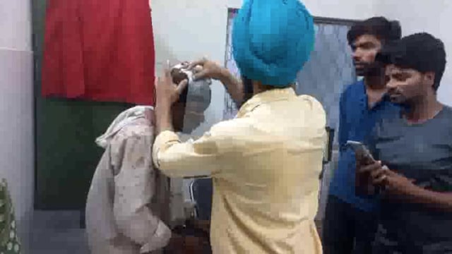 शाहजहांपुर: दो पक्षों में चले जमकर लाठी डंडे,पांच लोग हुए घायल, पुलिस ने दोनों पक्षों के घायलों को भेजा अस्पताल