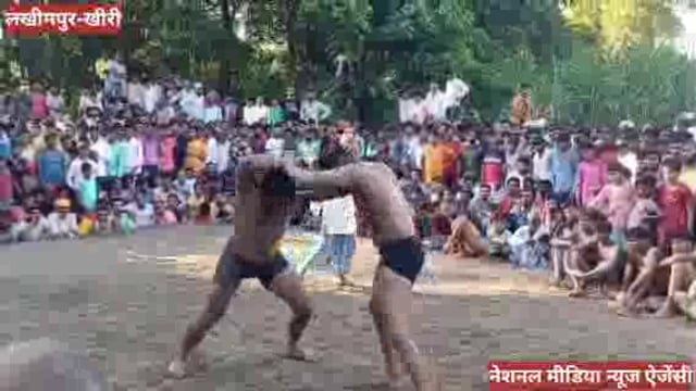 पलिया तहसील के ग्राम अफीमीपुरवा में दंगल का आयोजन