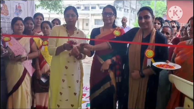 रंगोली एवं फल सब्जियां का स्टाॅल लगाकर कुपोषण से बचाव की दी जानकारी