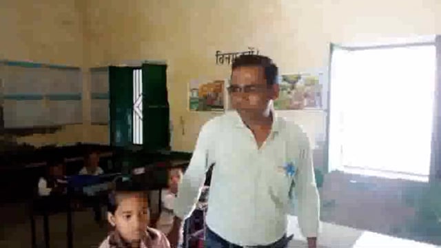 पुरैली मखदूमपुर प्राथमिक विद्यालय का हेड मास्टर हुआ स्वच्छंद, 
अधिकारी से हुयी शिकायत