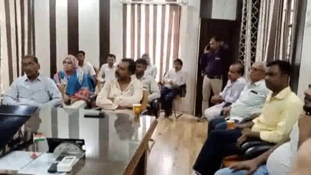 आयुष्मान कार्ड बनाए जाने को लेकर नगर पालिका कार्यालय में हुई मीटिंग,आयुष्मान भव योजना के बारे में दी गई जानकारी