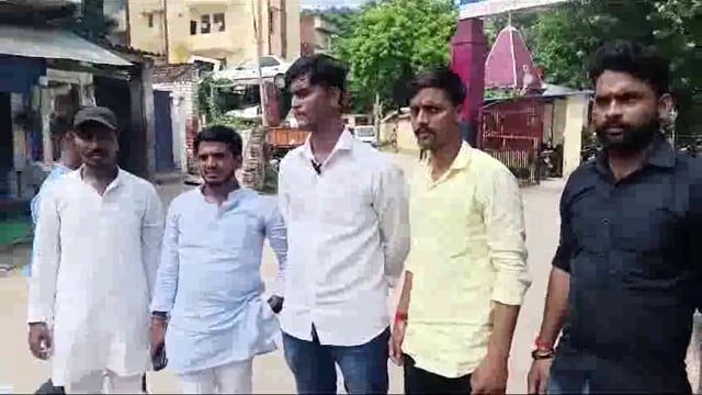 ब्रेकिंग न्यूज पीएम मोदी के संसदीय क्षेत्र वाराणसी के थाना मिर्जा मुराद थाने पर बैठे छात्र धरने पर