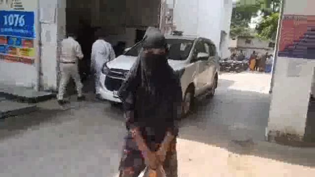 मुस्लिम युवक ने राजू बनकर हिन्दू युवती को फसाकर शारीरिक संबंध बनाकर बनाई अश्लील वीडियो