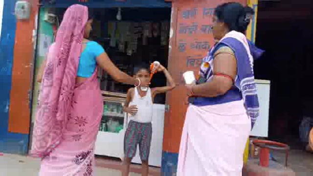 राष्ट्रीय कृमि मुक्ति दिवस के तहत 27 सितंबर  दूसरा चरण में 1 वर्ष से 19 वर्ष के बच्चे एवं किशोर किशोरियों को खिलाई दवाई 