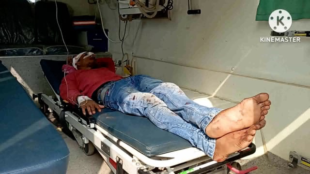 फुलीडुमर हाट के समीप आपसी विवाद के चलते पथड्ड गांव के एक युवक को मारपीट कर किया जख्मी प्राथमिक उपचार के बाद भागलपुर रेफर
