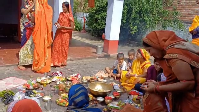 आनंदपुर ओपी भैरोगंज में श्रद्धालुओं ने हर्षोल्लास के साथ मनाया अनंत चतुर्दशी पूजा, कलाई में बंधे 14 गांठे वाली धागा