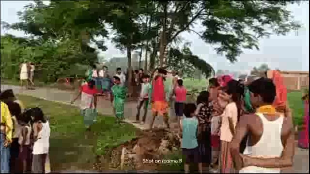 चौरवैय गांव के समीप जल्ला पोखर में एक वृद्ध महिला की मिली लाश पुलिस छानबीन में जुटी