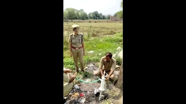 जब हैंडपंप से निकलता शराब 