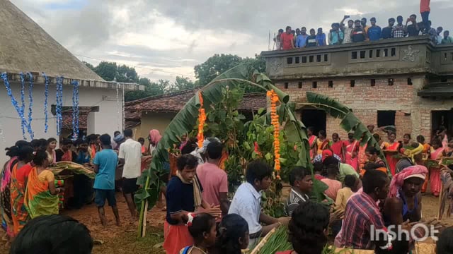 *बेलहर के चिंगुलिया गांव में करमा पर्व को किया समापन, आदिवासी समुदाय में हौसला*