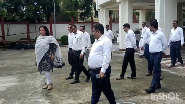 लखीसराय व्यवहार न्यायालय परिसर में जिला जज ने स्वच्छता कार्यक्रम का किया उद्घाटन