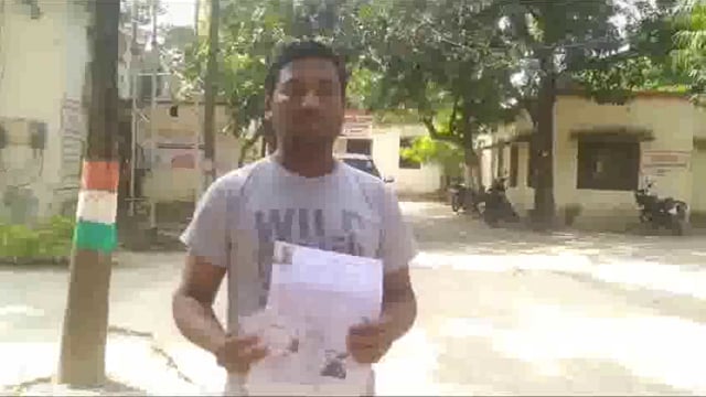 दिव्यांगों के परिजन अधिकारियों के काट रहे चक्कर, जिम्मेदार अधिकारी बने बेपरवाह