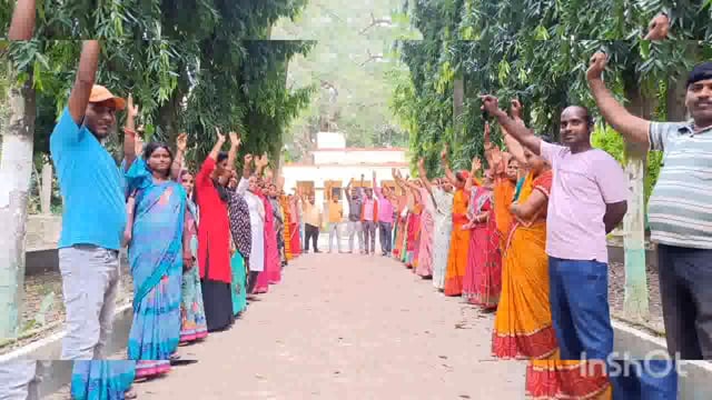 *तरैया पंचायत के बारा गांव में स्वच्छता कार्यक्रम के तहत शशि शेखर पंडित ने चलाया सफाई अभियान*