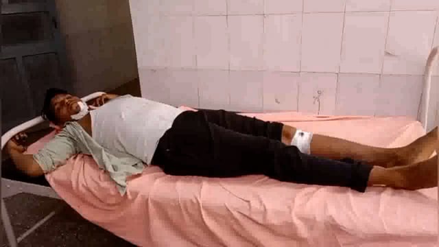 शाहजहांपुर :गांव नगरिया मोड़ के सामने पुलिस के जीप चालक ने स्कूटी सवार के मारी टक्कर, हुआ घायल अस्पताल में भर्ती।