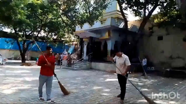 राया नगर पंचायत के वार्ड नंबर एक में चलाया गया सफाई अभियान सभासद ने पॉलिथीन ना आपनाने की अपील की