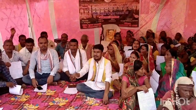 लखीसराय नगर परिषद कार्यालय के सामने सामाजिक कार्यकर्ता ने 17 सूत्री मांगों के समर्थन में किया आमरण अनशन 