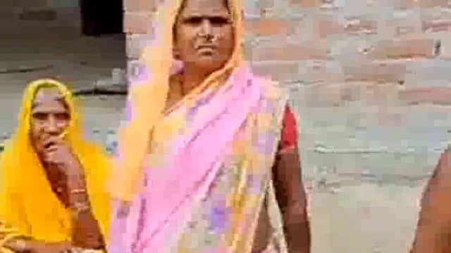 ब्लाक कालाकांकर के ग्राम कडरों मे गन्दगी,सफाई कर्मी गायब,ग्रामीणों नाराजगी
टोली भेजकर सफाई करवाई जायेगी- एडीओ(पी)