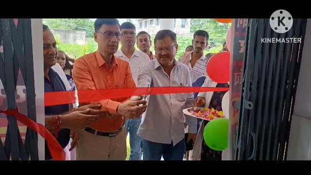 सूर्यगढ़ा -आयुष्मान भवः कार्यक्रम का उद्घाटन करने पहुंचे लखीसराय सिविल सर्जन स्था0 सामु0 स्वा0 केंद्र सूर्यगढ़ा।