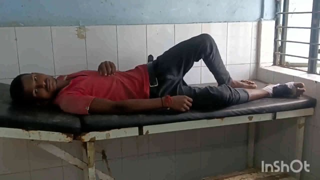 लखीसराय शहर के पचना रोड के समीप टेंपू और ई रिक्शा की टक्कर में एक युवक जख्मी सदर अस्पताल में किया गया इलाज