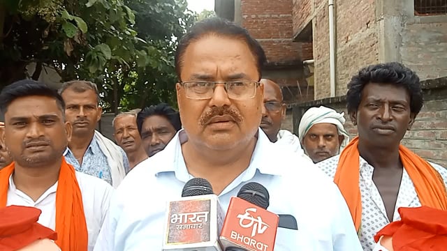 रामपुर ग्राम सभा मे शासन के निर्देशन पर मेरा माटी मेरा देश कार्यक्रम का किया गया आयोजन