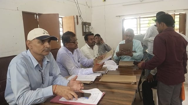 प्रतापगढ़ जिले के बिहार ब्लॉक सभागार में शुरू हुआ मछली पालन हेतु तालाबों का 10 वर्षीय पट्टाआवंटन नहीं हो सका पूर्ण आवंटन