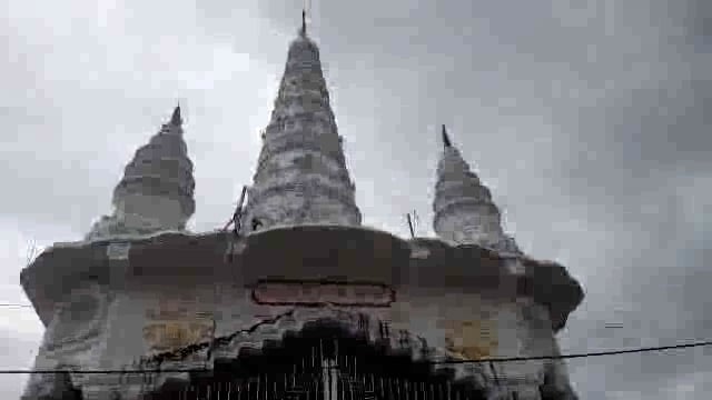 चेवाड़ा प्रखंड क्षेत्र में मूर्तिकार मूर्ति बनाने में जुटे।