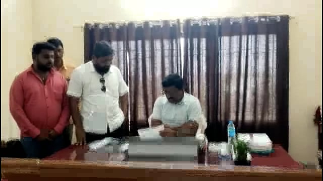 पत्रकार श्रीनिवास सोनी यांना धमकी देणाऱ्या डॉक्टरांवर कारवाई करा,मनसेचे उपजिल्हाधिकारी यांना निवेदन