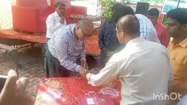 प्रथमा सर्व यूपी ग्रामीण बैंक के तत्वाधान में भीखमपुरवा प्राथमिक विद्यालय में वित्तीय साक्षरता कार्यक्रम हुआ आयोजित