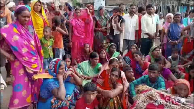 सड़क दुर्घटना में जख्मी व्यक्ति की पटना में हुई मौत आक्रोशित परिजनों ने लखीसराय बाईपास सड़क मार्ग को किया जाम