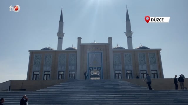 Düzcenin En Büyük Camii İbadete Açıldı