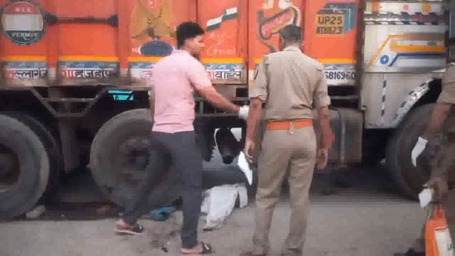 शाहजहांपुर:ट्रक ने बाइक सवार को मारी टक्कर,महिला की कुचलकर हुई मौत,बाइक चालक गंभीर रूप से घायल