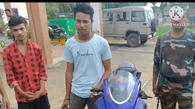 पुलिस ने 285 लीटर महुआ शराब पांच मोटरसाइकिल, चार शराब धंधेबाजको किया गिरफ्तार