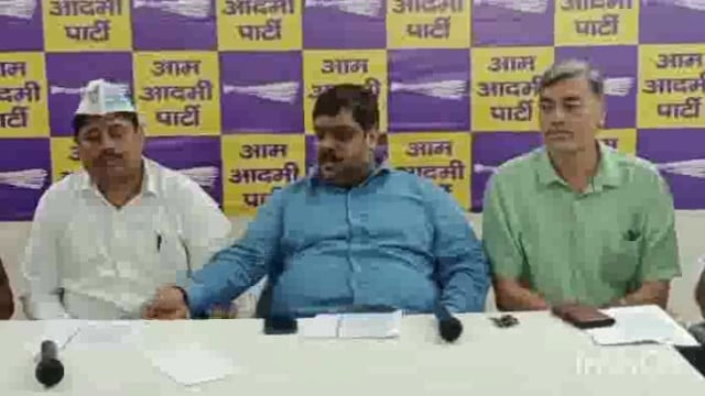 आम आदमी पार्टी के सिपाही डरने वाले नहीं संजय सिंह की गिरफ्तारी की लड़ाई के विरोध में बुलाई मथुरा में प्रेस कॉन्फ्रेंस