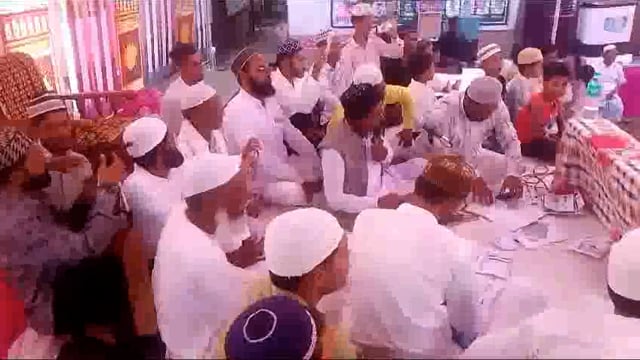 चंदौली के मुगलसराय स्थित ग्राम सभा दुल्हीपुर में हर साल की तरह इस साल भी 22 रबी उल अव्वल को जश्ने ईद मिलादुन्नबी मनाया 