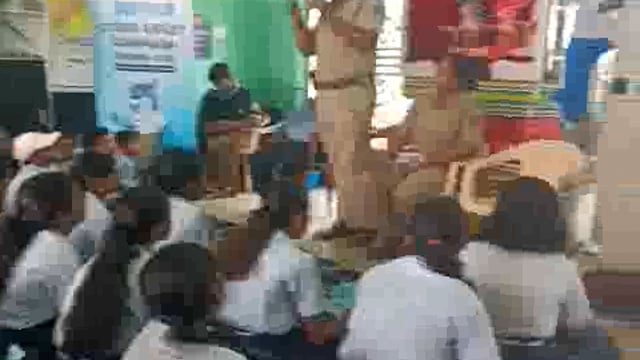  जवाहर नावोदयविद्यालय भद्रक में साइबर सुरक्षा अभियान के तहेत साइबर सुरक्षा रथ आके पहुंचा।जो सुरक्षा के बारीमे जागृत किया