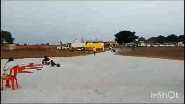 फरह नगला चंद्रभान पंडित दीनदयाल धाम मेला के अवसर पर योगी आदित्यनाथ जी के लिए हेलीपैड तैयार सभी अधिकारियों ने लिया जाएजा