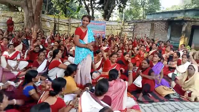 अमरपुर प्रखंड  में आंगनबाड़ी कार्यकर्ताओं ने किया एकदिवसीय भूख हड़ताल वीडियो एवं सीडीपीओ ने जूस पिलाकर तुड़वाया 