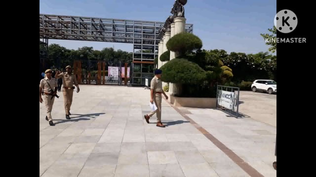 माननीय मुख्यमंत्री योगी आदित्यनाथ आगरा भवन को लेकर उपायुक्त नगर आगरा द्वारा सुरक्षा जाएगा लिया जा रहा