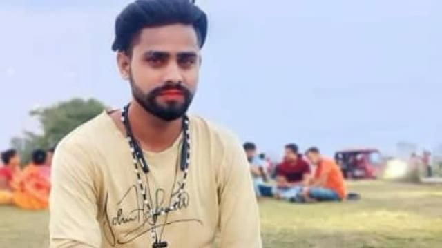 झारखंड के धनबाद शहर में विशंम्भरचक के एक युवक की सड़क दुर्घटना में हुई मृत्यु परिजनों में मचा कोहराम 