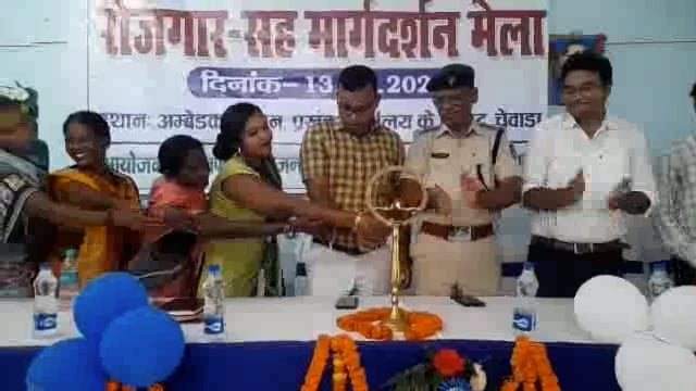 चेवाड़ा अंबेडकर भवन में जीविका के द्वारा रोजगार सह मार्गदर्शन मिले का किया गया आयोजन.