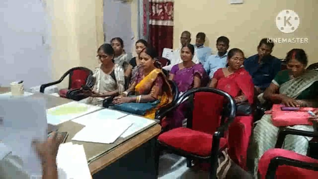 प्रखंड कल्याण पदाधिकारी ने प्रखंड कार्यालय में विकास मित्रों के साथ की बैठक