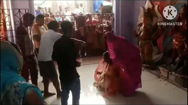 नाबालिग प्रेमी युगल की ग्रामीणों ने मंदिर में कराई शादी, क्षेत्र में बना चर्चा का विषय