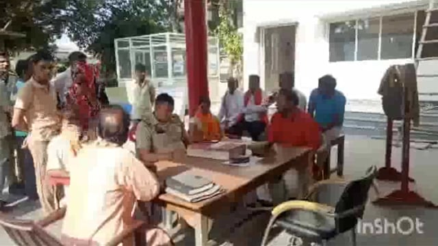 छाता क्षेत्र में ढाबों पर चल रहा है देह व्यापार युवक नाबालिक स्कूली छात्रा के साथ संदिग्ध परिस्थितियों में पकड़ा 