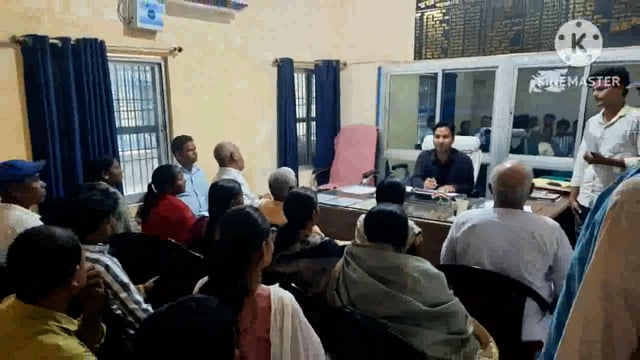 वीडियो दीपेश कुमार ने पंचायत कर्मियों के साथ की बैठक