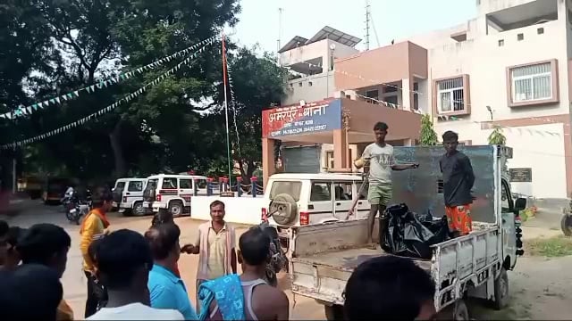 कोल्ड स्टोरेज के समीप ट्रक की टक्कर से मृत बाइक सवार की हुई शिनाख्त 2 माह के मासूम के सर से छीना पिता का साया