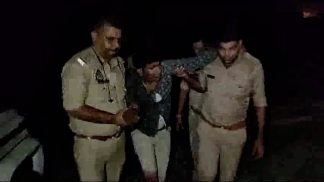 ✍️अम्बेडकरनगर-थाना अलीगंज व थाना को0 अकबरपुर की संयुक्त पुलिस टीम द्वारा एक नफर अन्तर्जनपदीय शातिर/वारंटी अभियुक्त विनय कुमार उर्फ बिन्नू सिंह पुलिस मुठभेड़ में घायल व गिरफ्तार कब्जे से 1 अदद 315 बोर तमंचा व कारतूस बरामद।