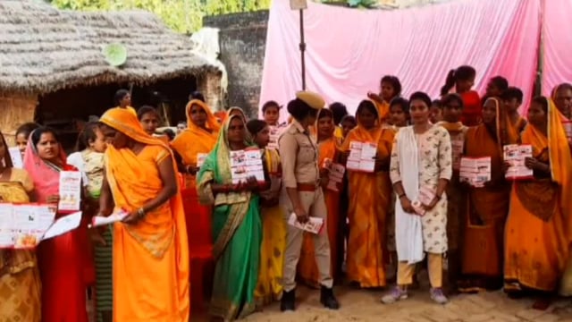 गोंडा पुलिस ने रैली निकालकर नारी सुरक्षा नारी सम्मान व नारी स्वालंबन के प्रति महिलाओं को किया गया जागरूक