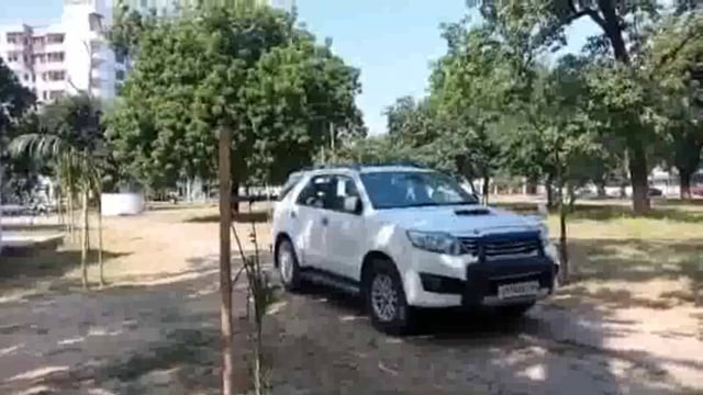 सीओ जियाउल हक हत्याकांड: सुप्रीम कोर्ट के आदेश पर सीबीआई पुनः जाँच करने पहुँची
तत्कालीन एसओ मनोज शुक्ला से कर रही पूछताछ