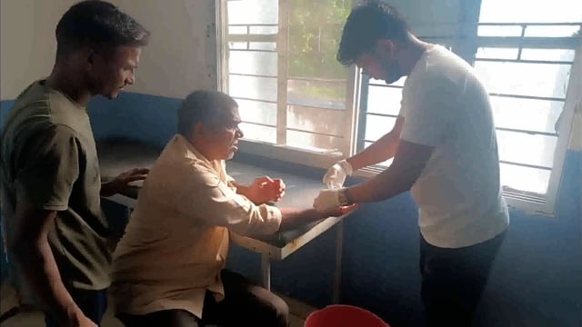 सूर्यगढ़ा- बाइक की चपेट में आने से शामहो थाना क्षेत्र के सरलाही निवासी हुए घायल स्वास्थ्य केंद्र में किया गया इलाज।