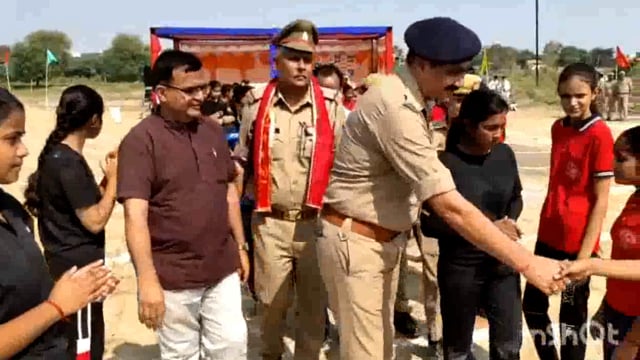 बृजस्थली अकादमी टैटीगाव में सुरीर पुलिस ने मिशन शक्ति के तहत छात्राओं को जागरूक किया और खेलकूद प्रतियोगिताओं कराई