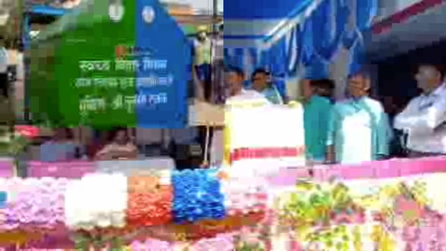 + टू प्रोजेक्ट कन्या उच्च विद्यालय भैरोगंज में आयोजित जन संवाद कार्यक्रम में डीएम ने सुनी जनसमस्या योजना की दी जानकारी 